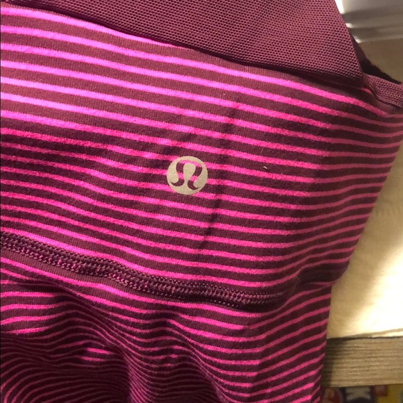 Lululemon Athletica Scoop Neck Top - Picture 4 of 4